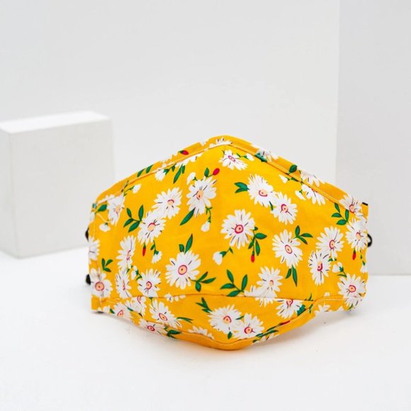 Ditsy Floral Face Mask - Picture 4 of 11